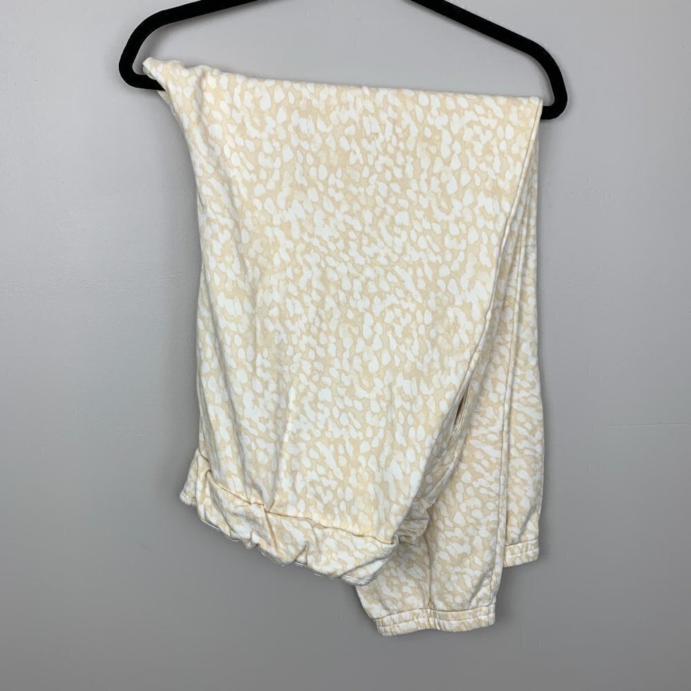 Fabletics Chloe Slim Sweatpant Yellow Animal Print - 2X